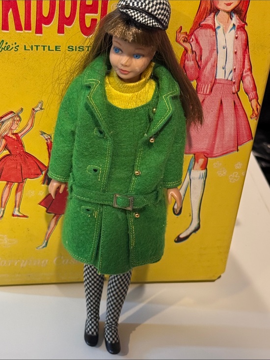 Mattel Other - Vintage Skipper Barbie Doll with Carrying case and clothing.
